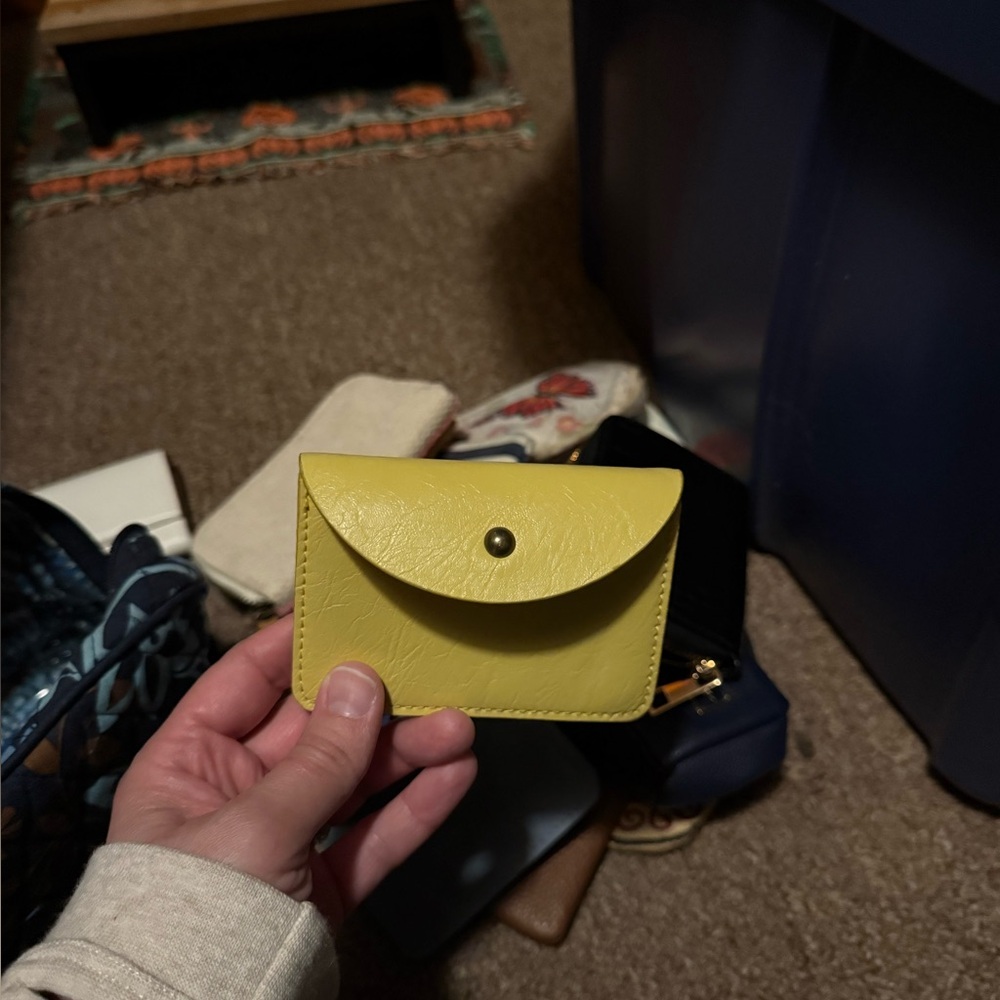 Universal Thread Yellow Key & Card Holder